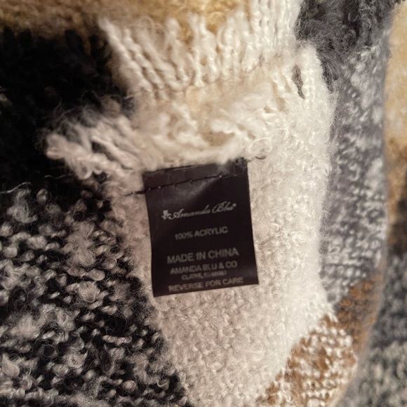 Amanda Blake blanket scarf , flannel print, brown - Picture 4 of 4